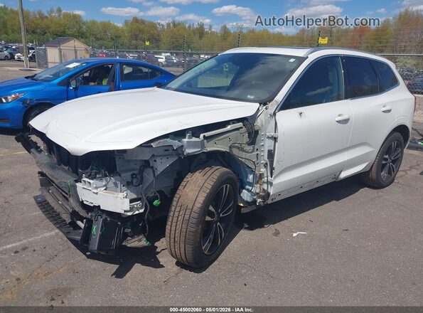LYV102RKXKB233040 2019 VOLVO XC60 White Przód lewy