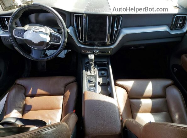 LYV102RKXKB235578 2019 VOLVO XC60 White Widok deski rozdzielczej