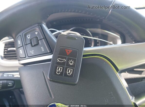 LYV402TM8JB169909 2018 VOLVO S60 INSCRIPTION Черный Вид панели приборов