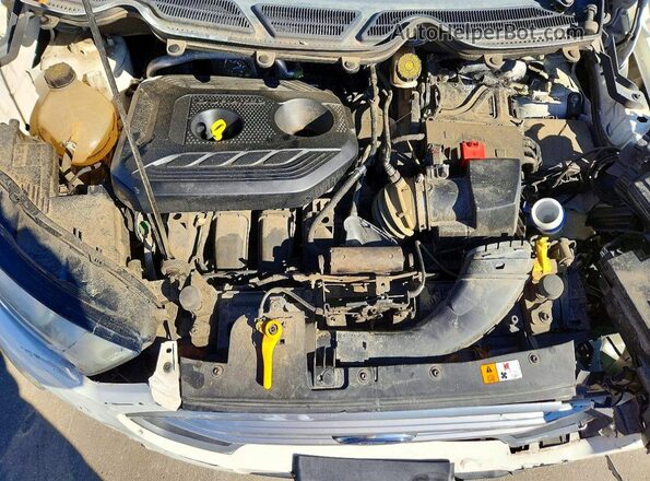 MAJ6P1UL5JC197561 2018 FORD ECOSPORT White Widok komory silnika