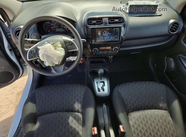ML32AUHJ1RH033696 2024 MITSUBISHI MIRAGE Серебряный Вид панели приборов
