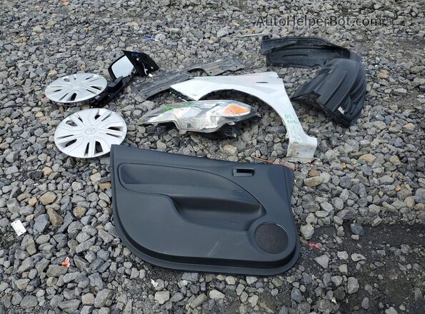 ML32AUHJ2MH009075 2021 MITSUBISHI MIRAGE Silver Widok komory silnika