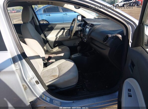 ML32F3FJ4HH003993 2017 MITSUBISHI MIRAGE G4 Silver Widok wnętrza z przodu