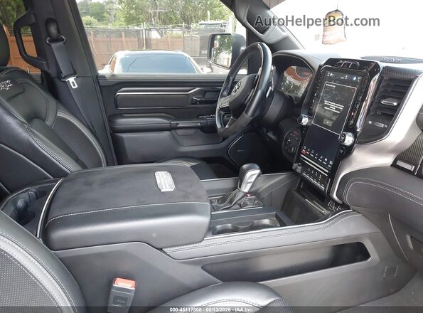 NCS108358 2022 RAM 1500 Black Widok wnętrza z przodu