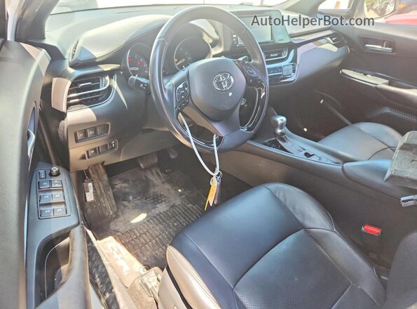 NMTKHMBX2JR027443 2018 TOYOTA C-HR White Widok deski rozdzielczej