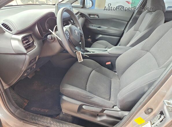 NMTKHMBX2KR095646 2019 TOYOTA LE Silver Սալոնի դիմացի տեսք