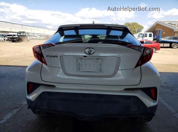 NMTKHMBX4JR045281 2018 TOYOTA C-HR Белый Вид сзади