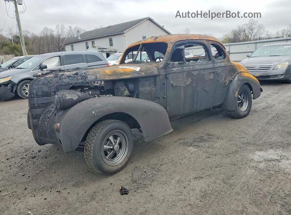 P6EA20747 1939 PONTIAC SEDAN Burn Vista tres cuartos delantera izquierda