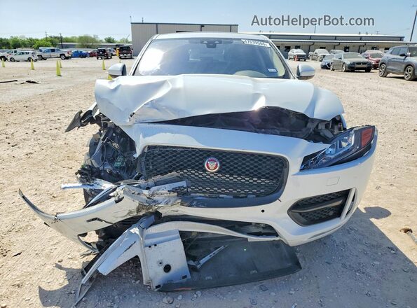 SADCL2BV6HA062151 2017 JAGUAR F-PACE Белый Вид спереди