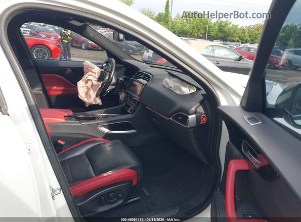 SADCM2BV7HA891808 2017 JAGUAR F-PACE White Front interior view