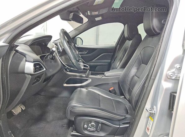 SADCM2FV0JA240519 2018 JAGUAR F-PACE Серебряный Вид салона спереди