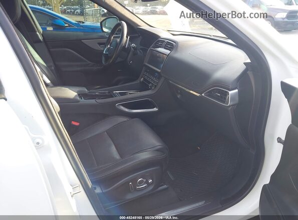 SADCM2FV2KA609799 2019 JAGUAR F-PACE Белый Вид салона спереди