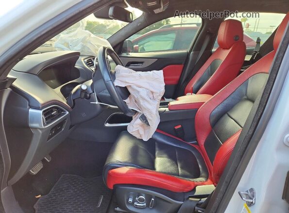 SADCM2FV4JA260997 2018 JAGUAR F-PACE Silver Widok wnętrza z przodu