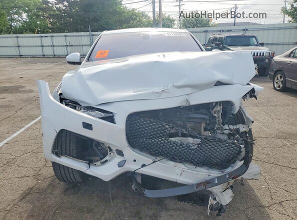 SADCM2FV4JA260997 2018 JAGUAR F-PACE Silver Widok z przodu