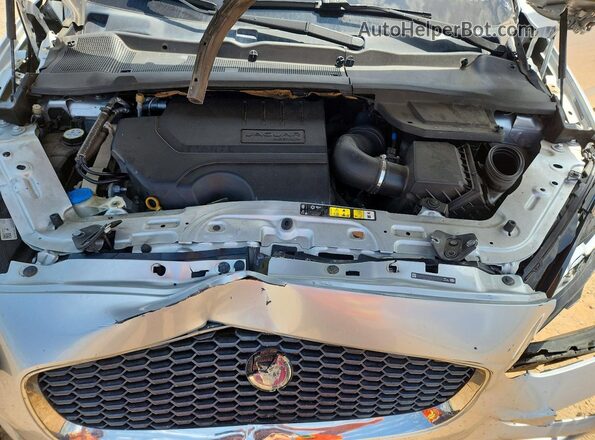 SADFP2FX0K1Z39334 2019 JAGUAR E-PACE Silver Widok komory silnika