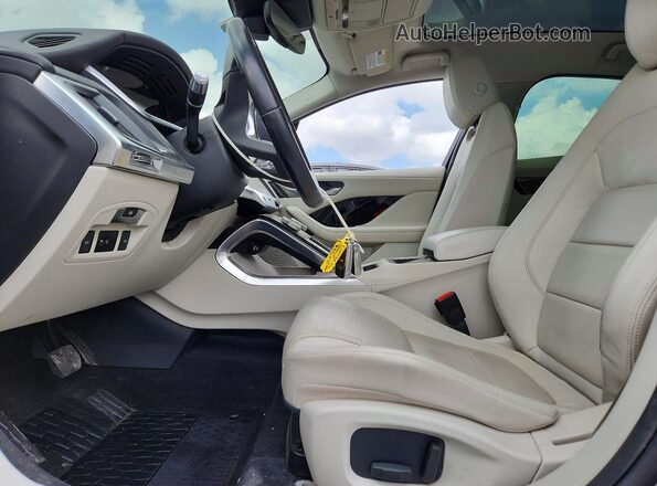 SADHC2S10K1F72735 2019 JAGUAR I-PACE Белый Вид салона спереди