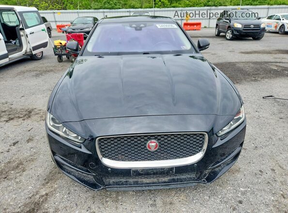 SAJAJ4BNXHA974898 2017 JAGUAR XF Black Widok z przodu