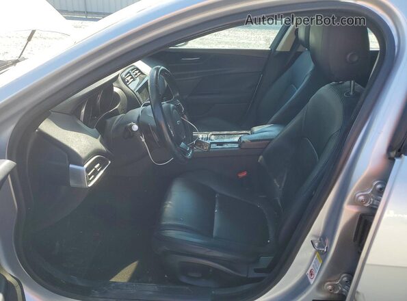 SAJAS4FX4JCP20235 2018 JAGUAR XF Серебряный Вид салона спереди