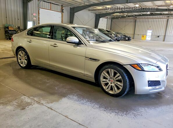 SAJBJ4BV5GCY16735 2016 JAGUAR XF Серебряный Передняя правая четверть