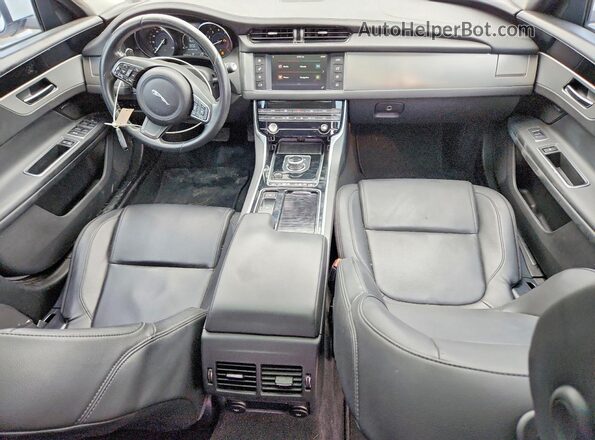 SAJBR4FX5JCY70175 2018 JAGUAR XF White Вид панелі приладів
