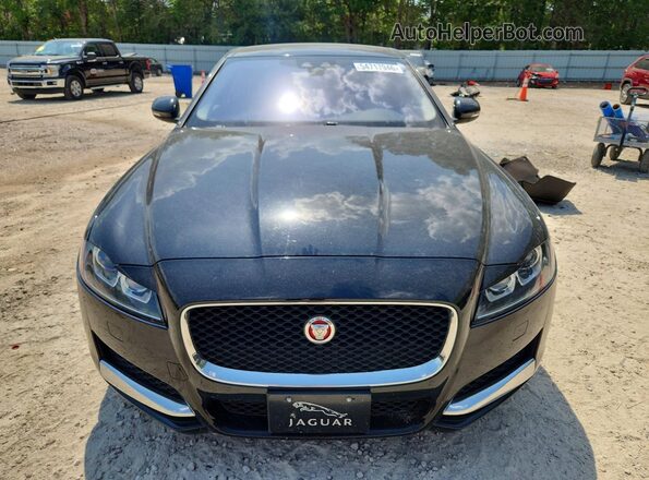 SAJBS4BV5HCY29077 2017 JAGUAR XF Black Widok z przodu