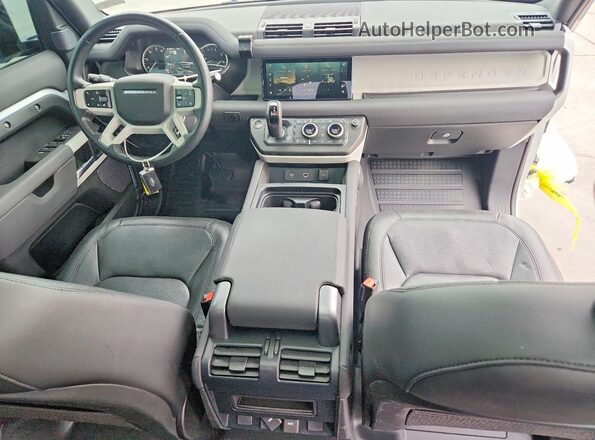 SALEP7EU0P2192095 2023 LAND ROVER DEFENDER Серебряный Вид панели приборов