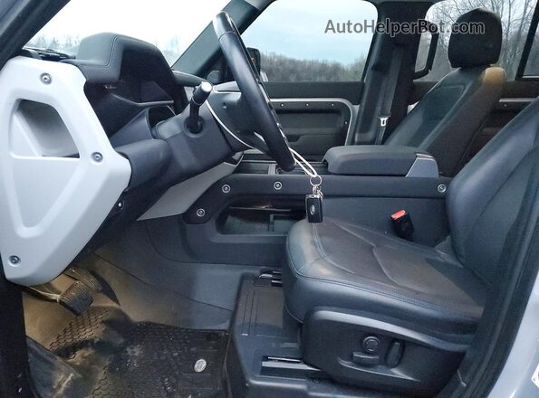 SALEPEEUXP2167175 2023 LAND ROVER DEFENDER Silver Սալոնի դիմացի տեսք