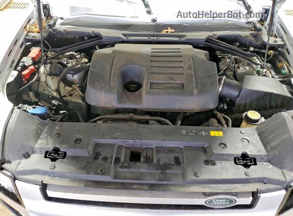 SALEPFEU3P2238268 2023 LAND ROVER DEFENDER Silver Widok komory silnika