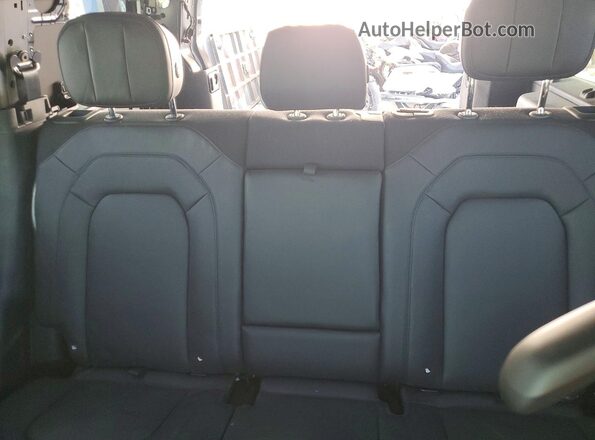 SALEWEEE1S2373697 2025 LAND ROVER DEFENDER Серый Вид задних сидений