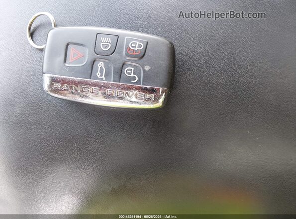 SALGS2FV8HA379576 2017 LAND ROVER RANGE ROVER White Widok deski rozdzielczej