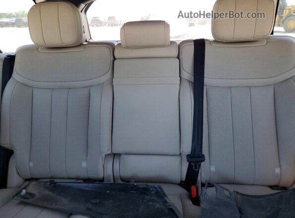 SALKP9FU7RA245753 2024 LAND ROVER RANGE Gray Rear seats view