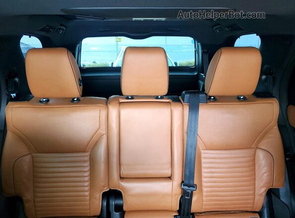 SALRHBBK1HA044047 2017 LAND ROVER DISCOVERY Белый Вид задних сидений