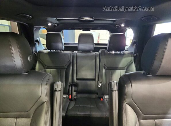 SALRRBBKXHA031097 2017 LAND ROVER DISCOVERY Серебряный Вид задних сидений