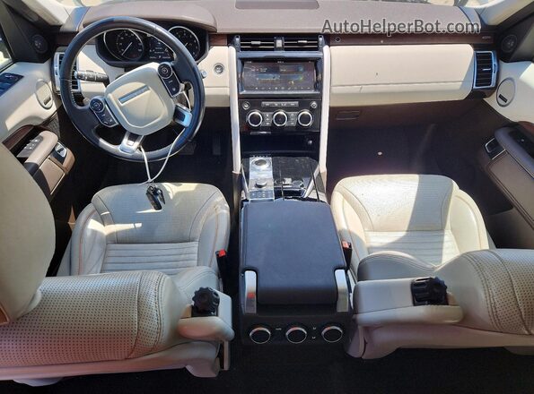 SALRRBBV0HA037338 2017 LAND ROVER DISCOVERY Синий Вид панели приборов