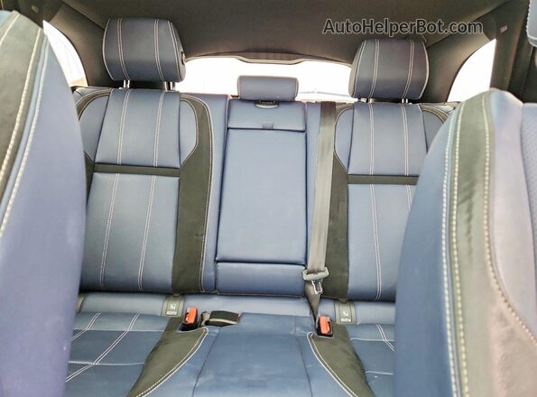 SALYB2RX6JA728211 2018 LAND ROVER RANGE Red Widok tylnych siedzeń