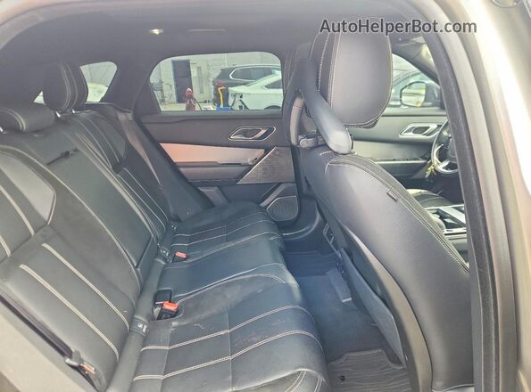 SALYL2RX1JA743762 2018 LAND ROVER RANGE Gray Widok tylnych siedzeń