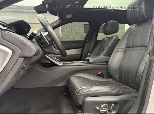 SALYM2RV0JA706519 2018 LAND ROVER RANGE ROVER VELAR Серебряный Вид салона спереди