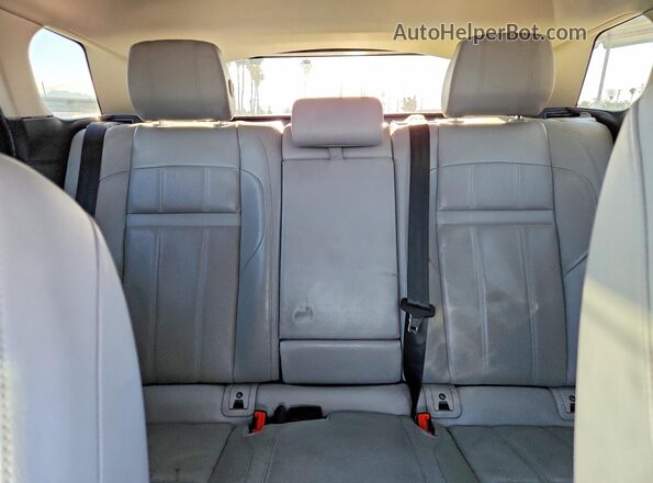 SALZJ2FX7LH068430 2020 LAND ROVER RANGE Gray Widok tylnych siedzeń