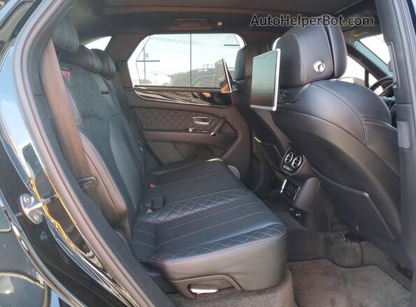 SJAAC2ZV6HC015085 2017 BENTLEY BENTAYGA Черный Вид задней части салона
