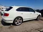 2018 Bentley Bentayga White vin: SJAAC2ZV8JC017622