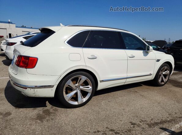 SJAAC2ZV8JC017622 2018 BENTLEY BENTAYGA White Tył prawy