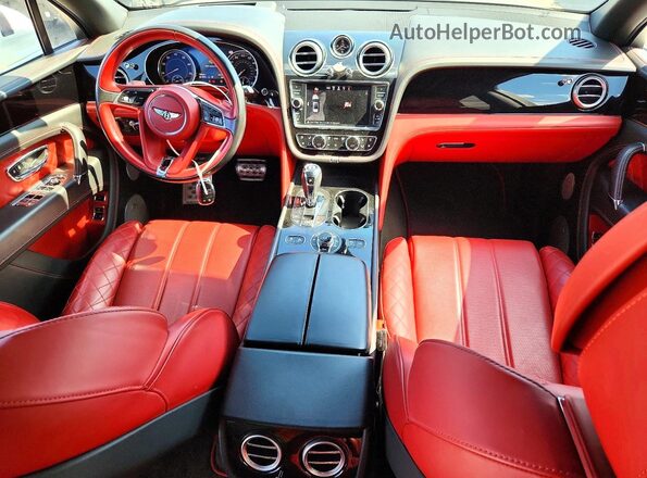 SJAAC2ZV8JC017622 2018 BENTLEY BENTAYGA White Widok deski rozdzielczej