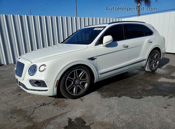SJAAC4ZV0JC019215 2018 BENTLEY BENTAYGA White Przód lewy