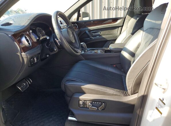 SJAAC4ZV0JC019215 2018 BENTLEY BENTAYGA White Widok wnętrza z przodu