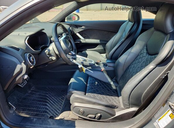 TRUC5AFV5H1006511 2017 AUDI TT Gray Widok wnętrza z przodu