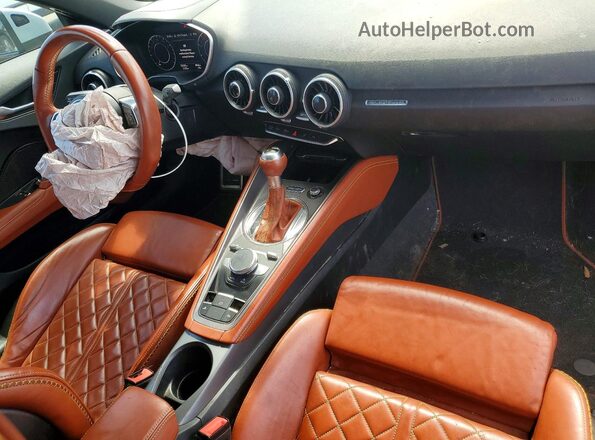 TRUTECFVXK1002716 2019 AUDI TT Серебряный Вид панели приборов