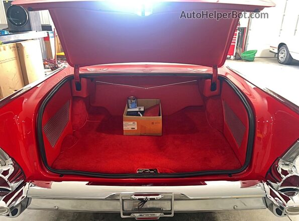 VC57J139026 1957 CHEVROLET BEL Red Vista interior trasera