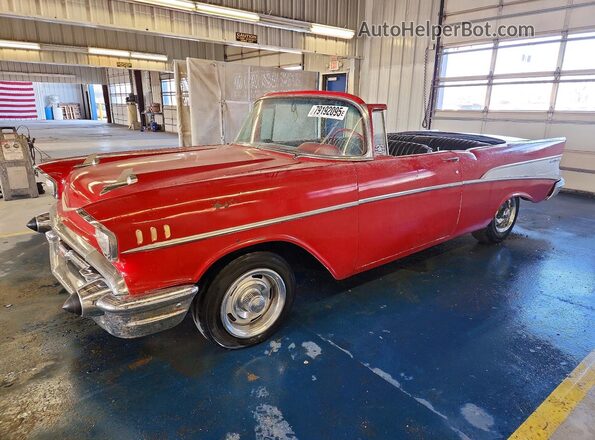 VC57S224372 1957 CHEVROLET B-SERIES Red Front left