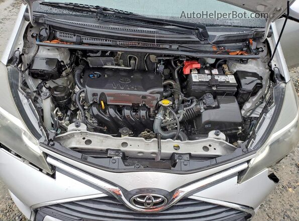 VNKKTUD34GA059267 2016 TOYOTA YARIS Серебряный Вид задней части салона