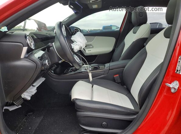 W1K3G4EB0LW045196 2020 MERCEDES-BENZ A Red Vista interior delantera